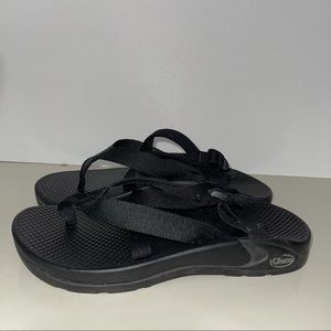 Chaco women’s classic black sandals size 7